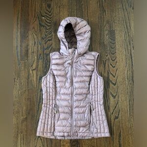 32 Degrees Women’s XS Mauve Pink Down Hooded Puffer Vest w/Pockets - EUC!